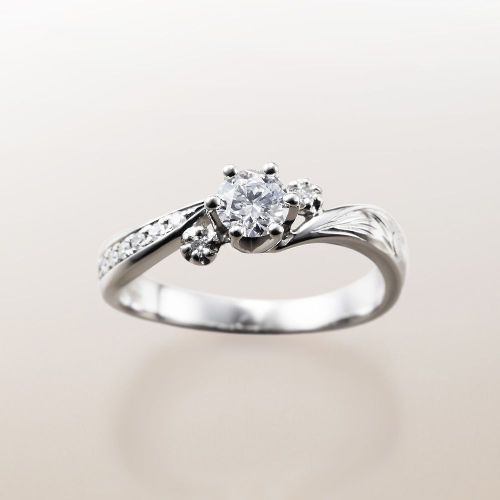 梅田で人気の個性的な婚約指輪ブランドMakanaのME-2(プラチナ)