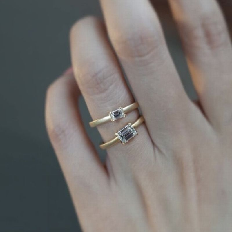 おしゃれな婚約指輪の四角エメラルドカットダイヤモンドの婚約指輪オレッキオ