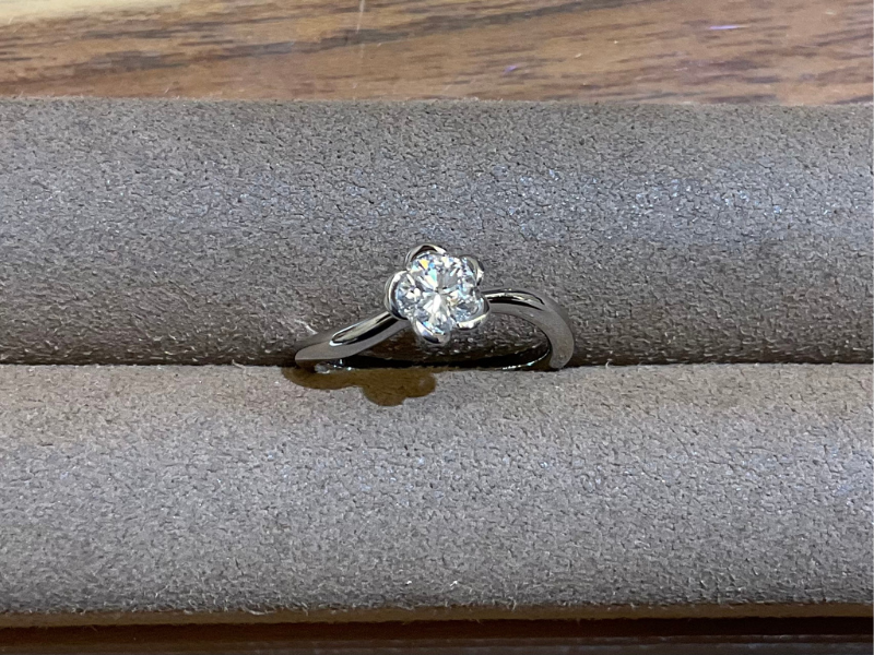 母の形見の指輪をご自身の結婚10年目の節目で使いやすいデザインへジュエリーリフォーム