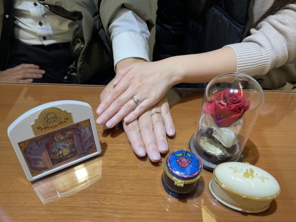 大阪市西淀川区　ディズニーシリーズ美女と野獣の婚約指輪と結婚指輪をご成約いただきました