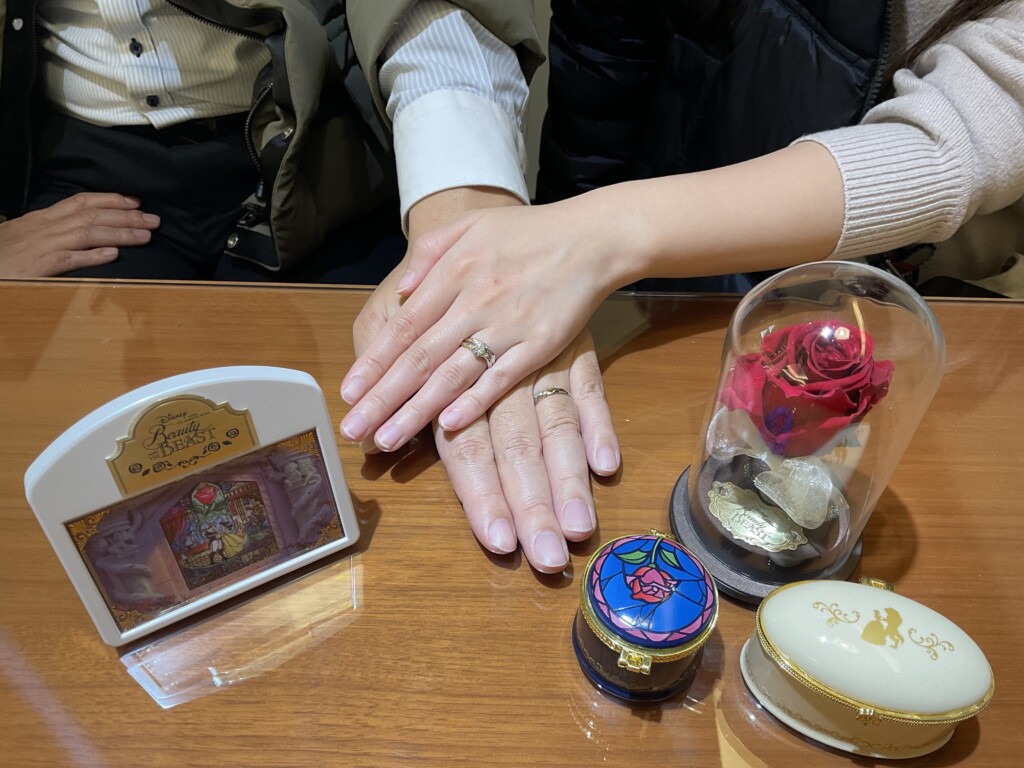 大阪市西淀川区　美女と野獣の婚約指輪と結婚指輪をご成約頂きました