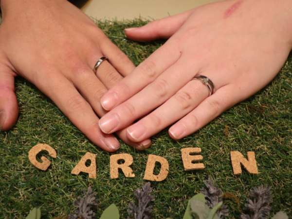 奈良県大和郡山市　gardenオリジナルの婚約指輪とTomomeの結婚指輪をご成約いただきました。