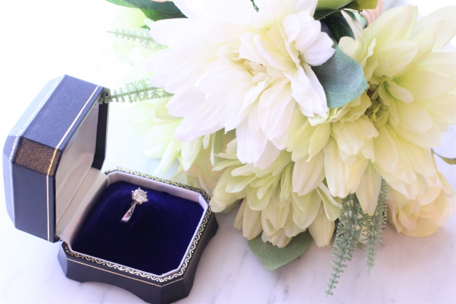 大阪梅田で婚約指輪を探すならgarden梅田